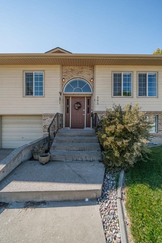 395 Hemlock Circle - Photo 3 of 10