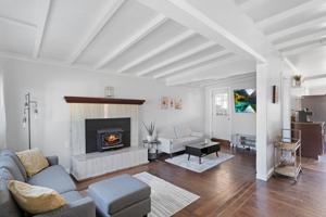 featured image of 1271 Essex St