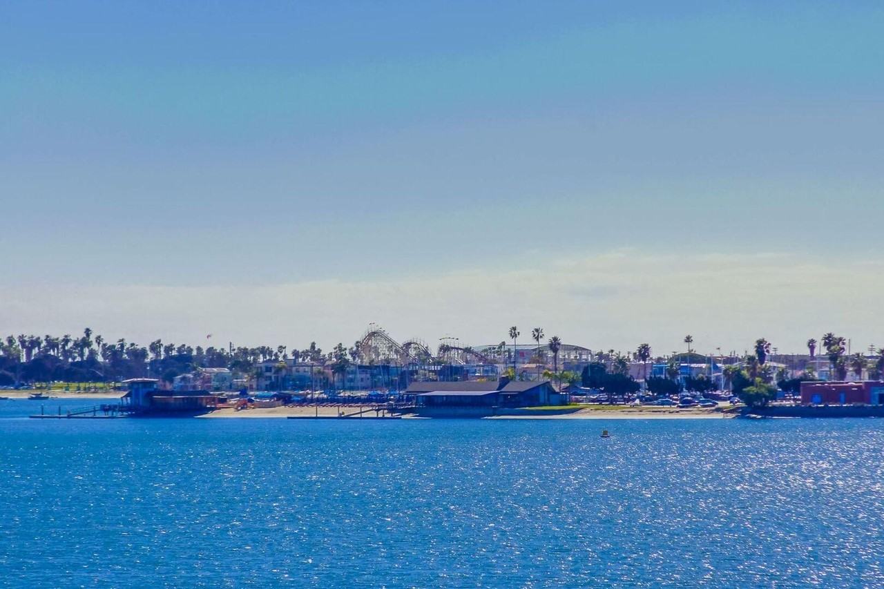 3888 Riviera Dr - Photo 7 of 11