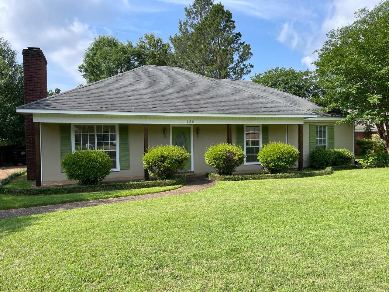 130 Eastwood Dr - Photo 2 of 39