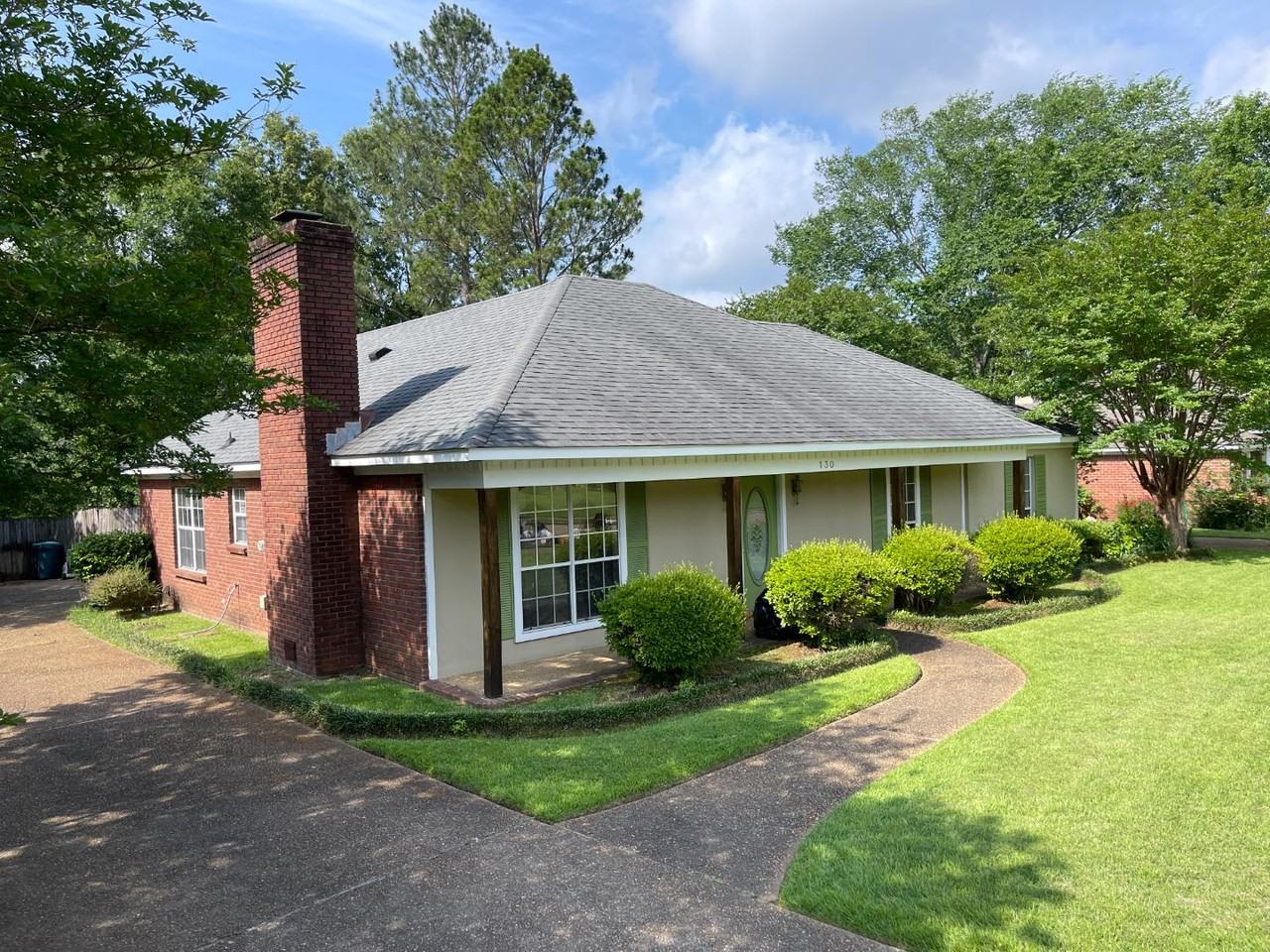 130 Eastwood Dr - Photo 3 of 39