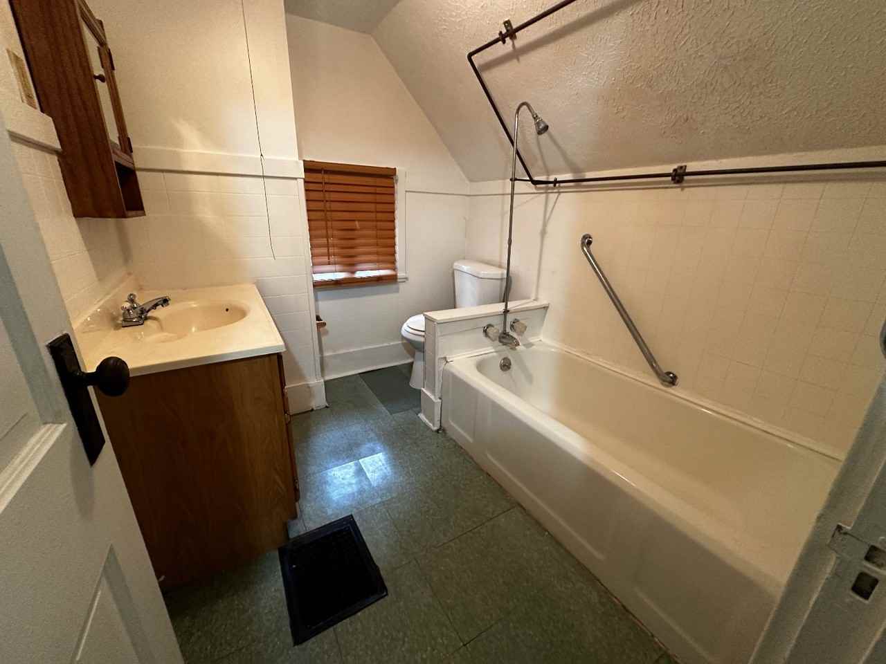 193 Cottage St - Photo 2 of 25