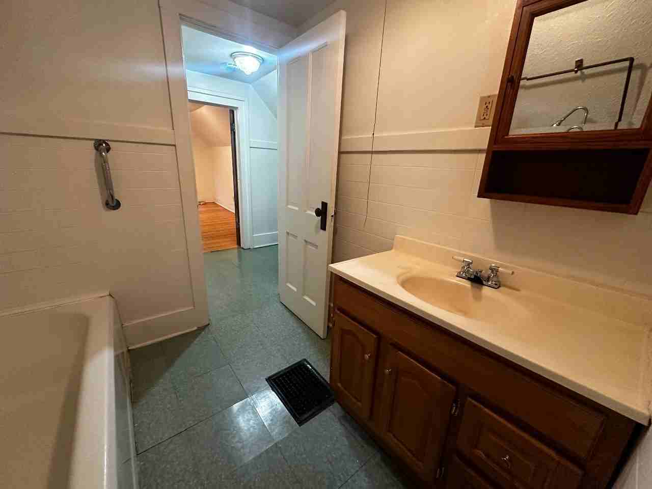 193 Cottage St - Photo 3 of 25