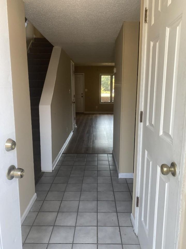 401 Garden Dr Unit 100a - Photo 2 of 11