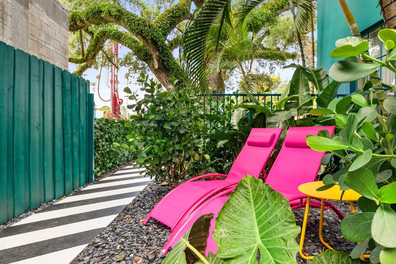 1007 Southeast 2nd Court - Photo 2 of 10