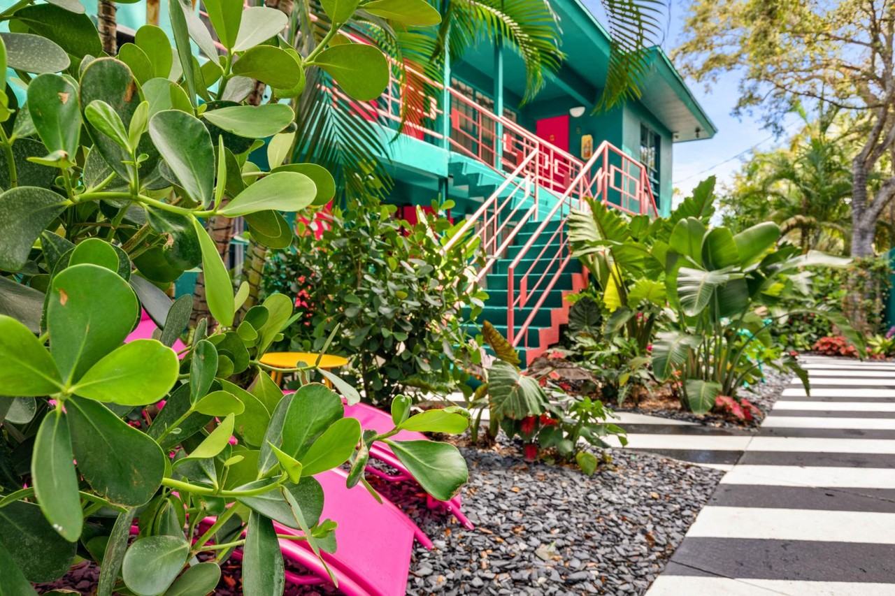 1007 Southeast 2nd Court - Photo 3 of 10