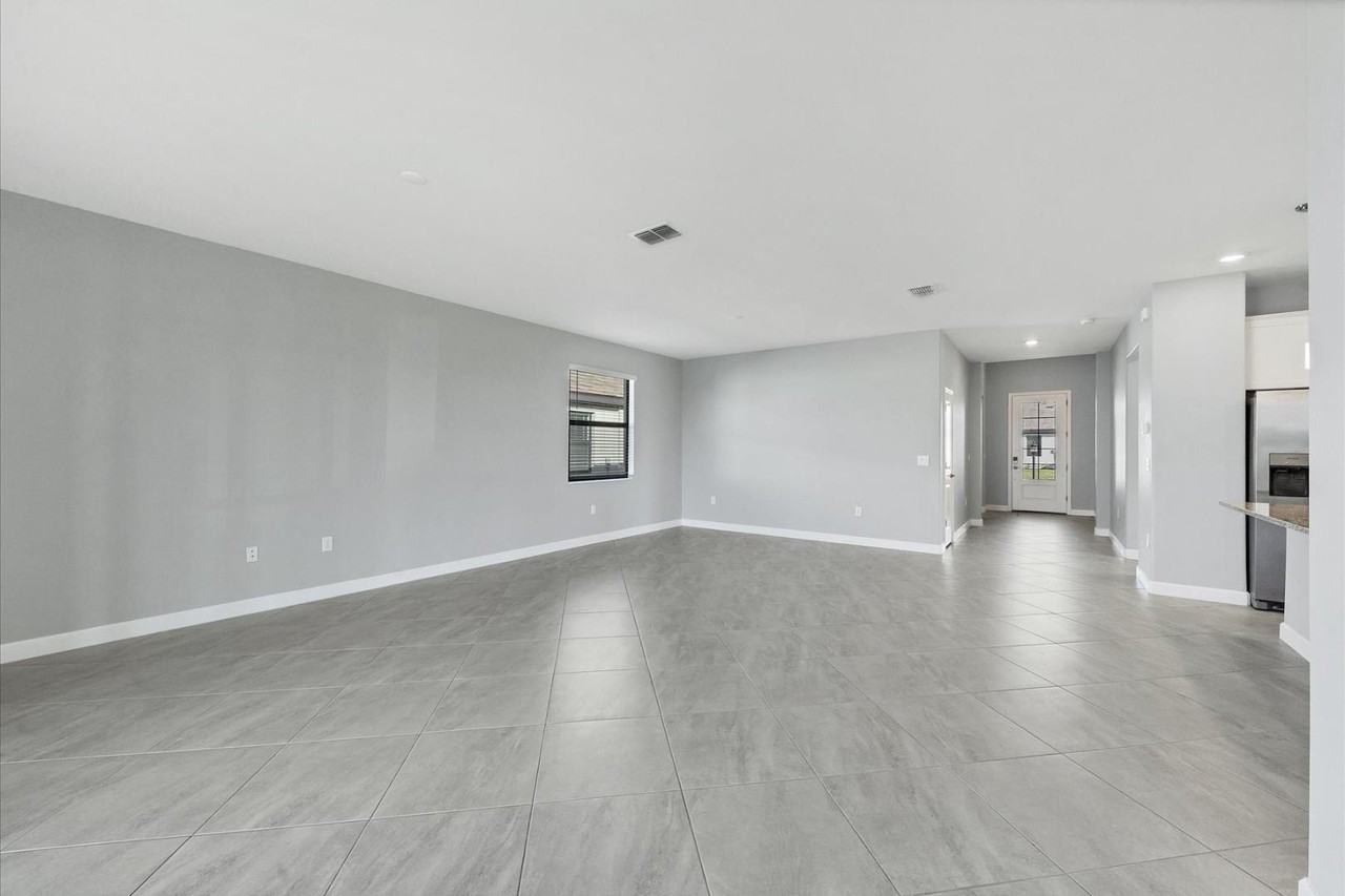 5127 Coral Reef Way - Photo 4 of 20