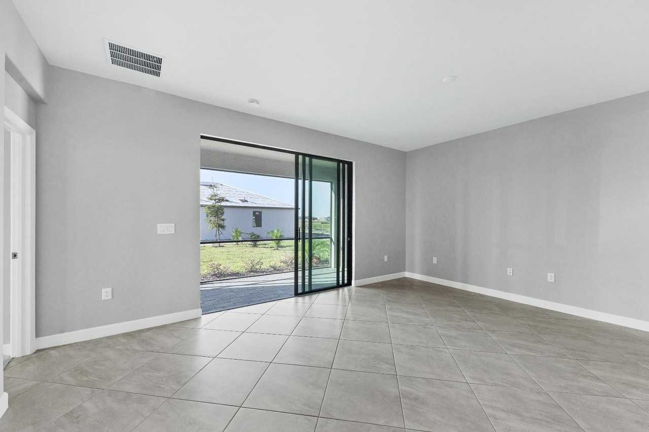 5127 Coral Reef Way - Photo 6 of 20