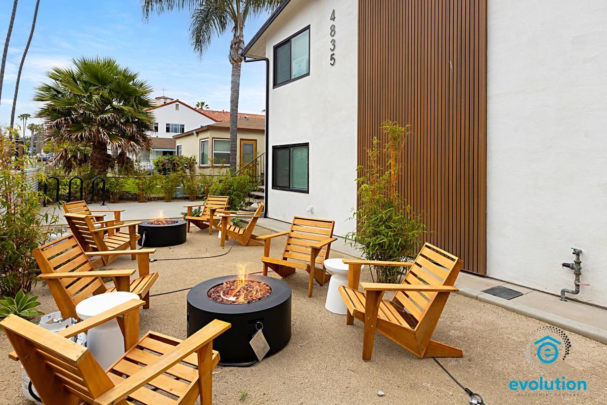 4835 Saratoga Avenue - Photo 2 of 5