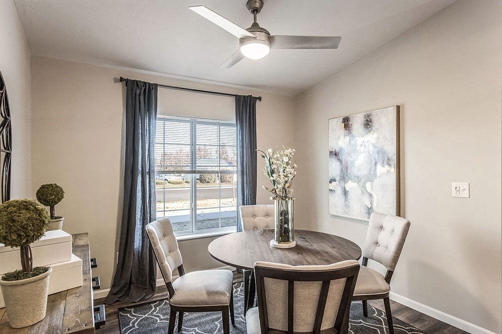 Redwood Holt - Photo 4 of 11