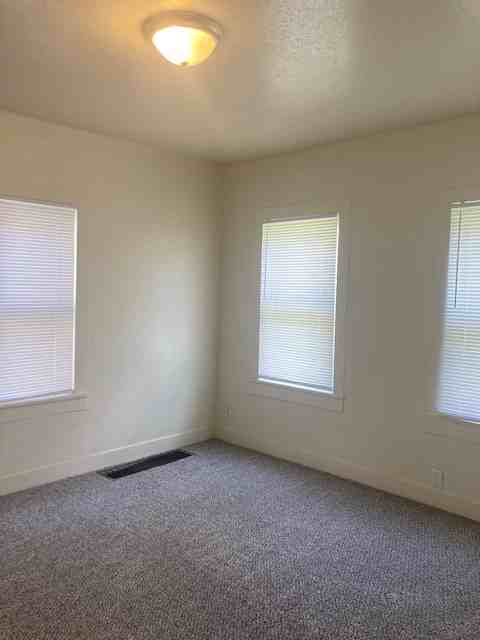 627 Fairholm Avenue - Photo 5 of 18