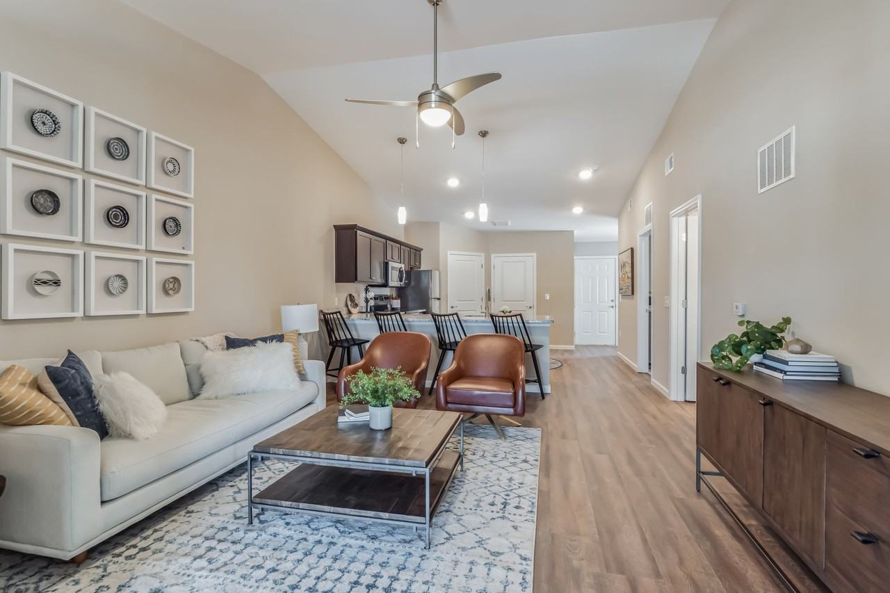 Redwood Kannapolis Parkway - Photo 4 of 9