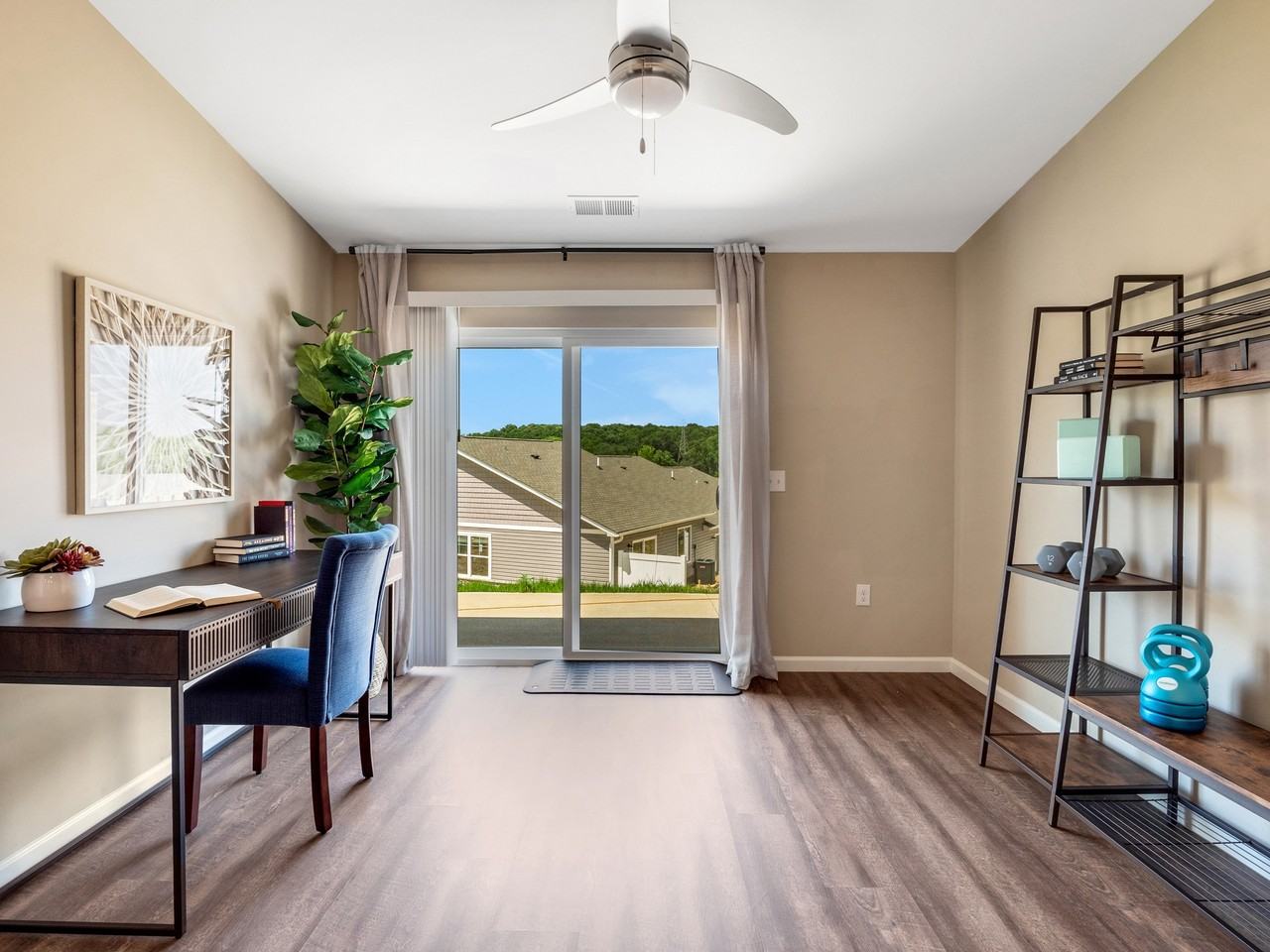 Redwood Kannapolis Parkway - Photo 6 of 9