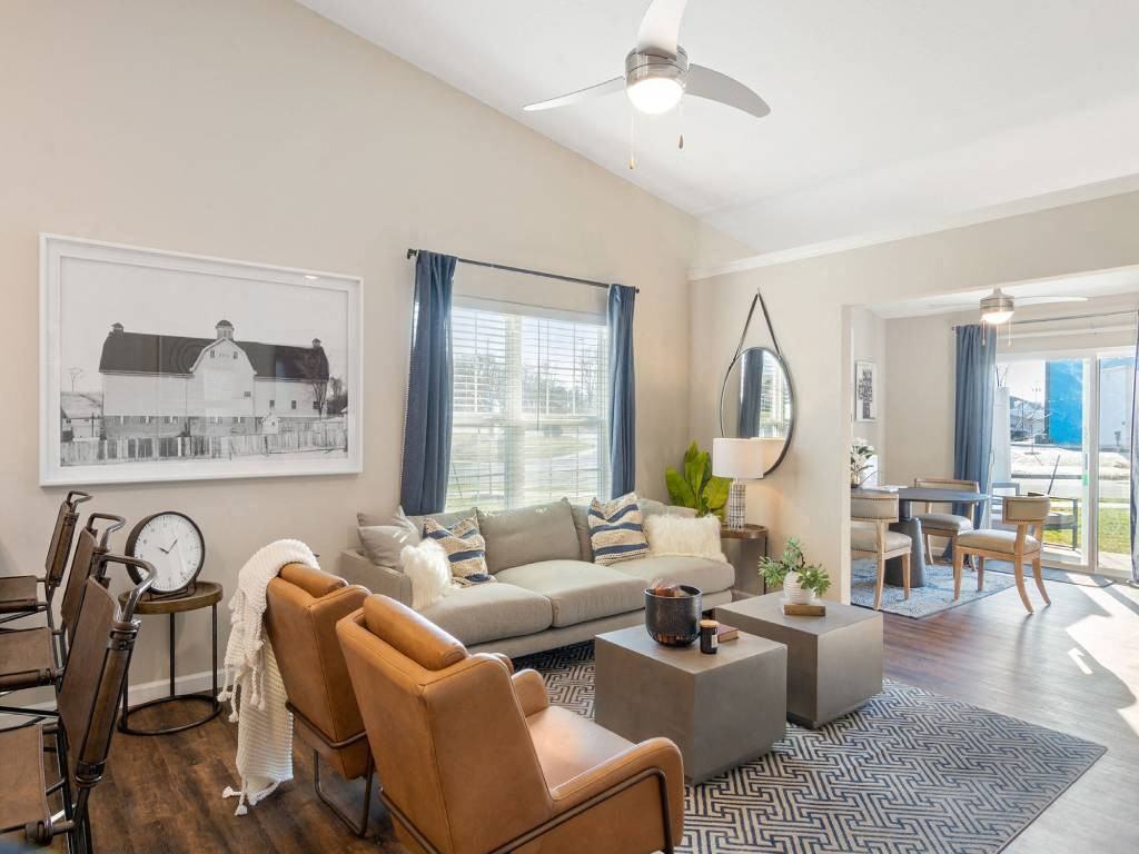 Redwood Groveport - Photo 4 of 10