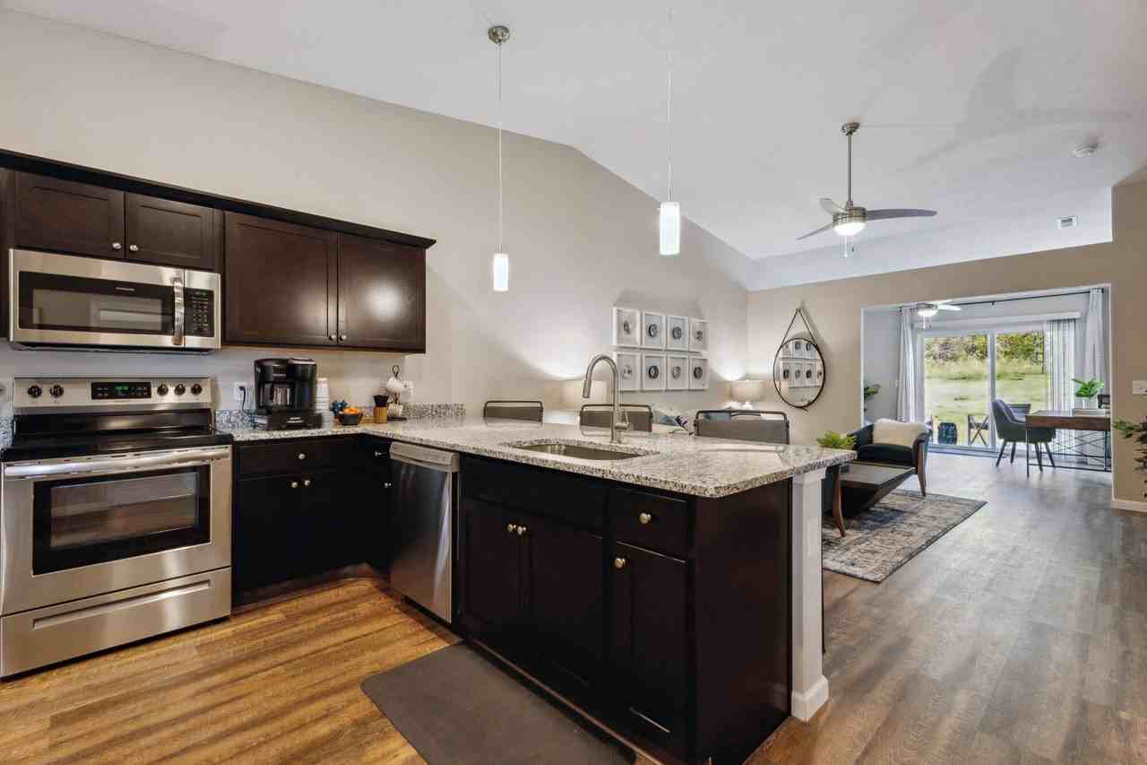 Redwood Comstock Township - Photo 5 of 8