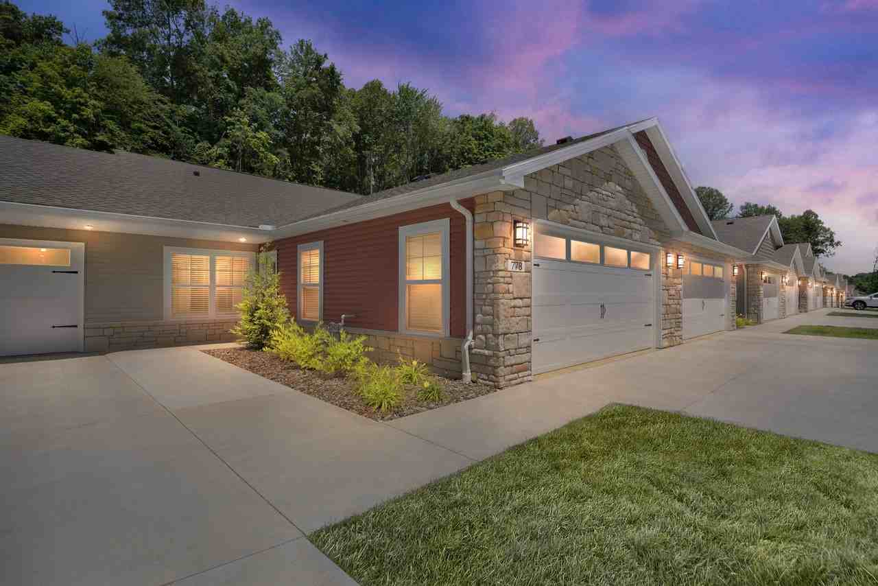 Redwood Chesterfield - Photo 2 of 11