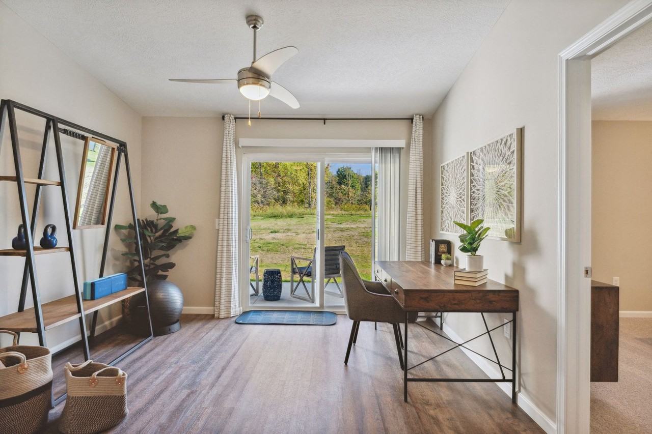 Redwood Hartland - Photo 5 of 8