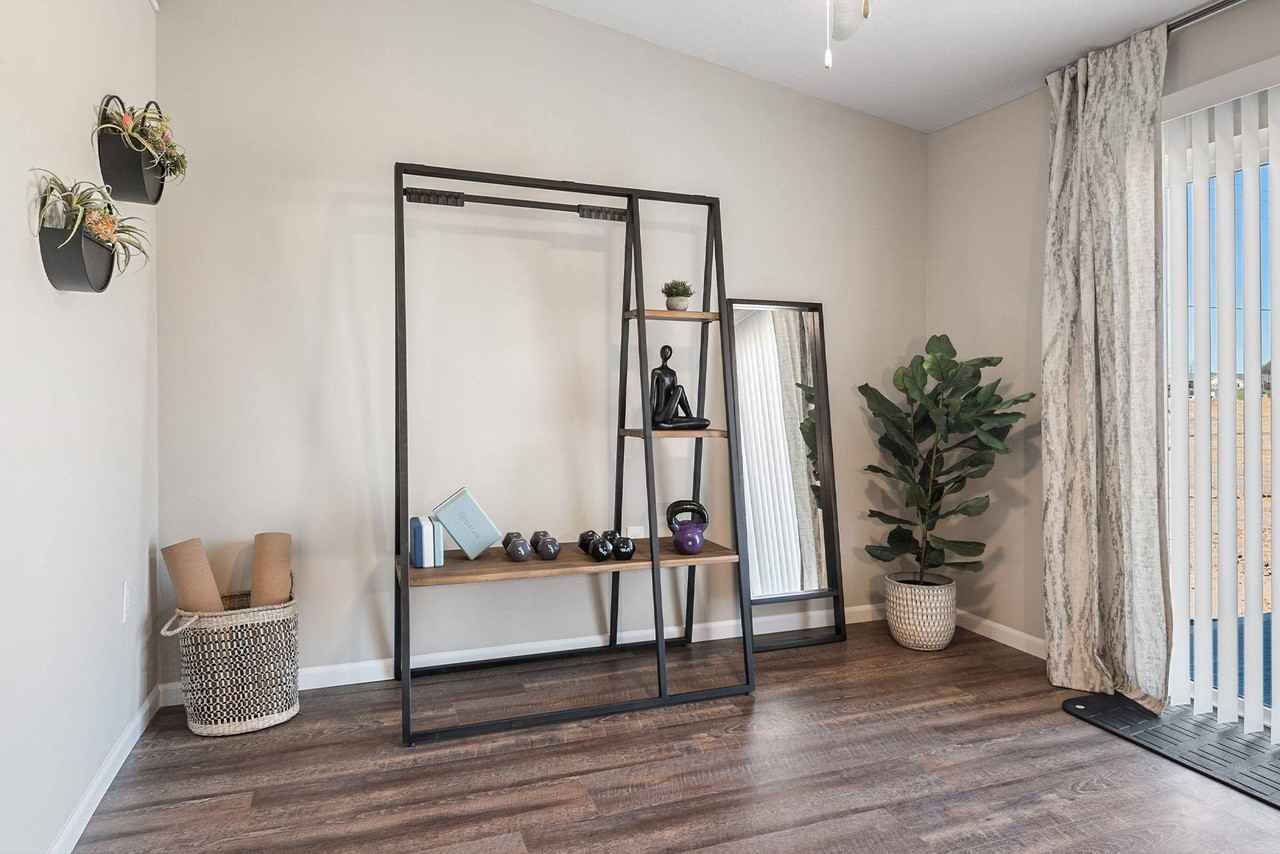 Redwood Hickory - Photo 5 of 8