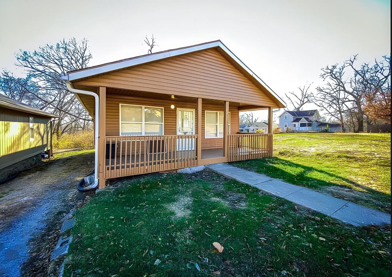 E 68th St - Photo 5 of 8