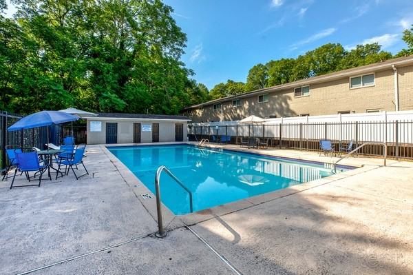 Sterling Villas Apartments - Photo 6 of 9