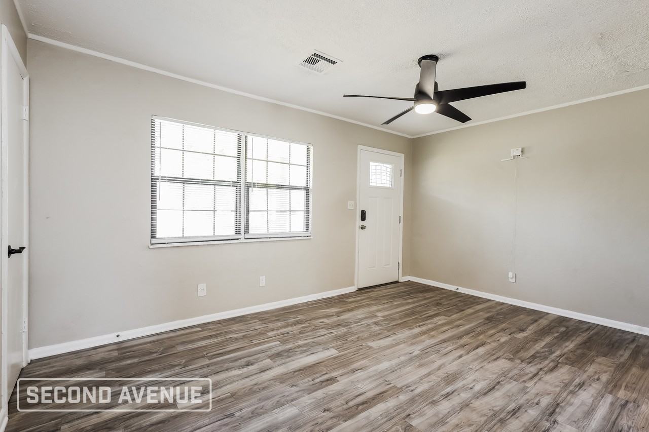 1400 Marydale Ave - Photo 6 of 29