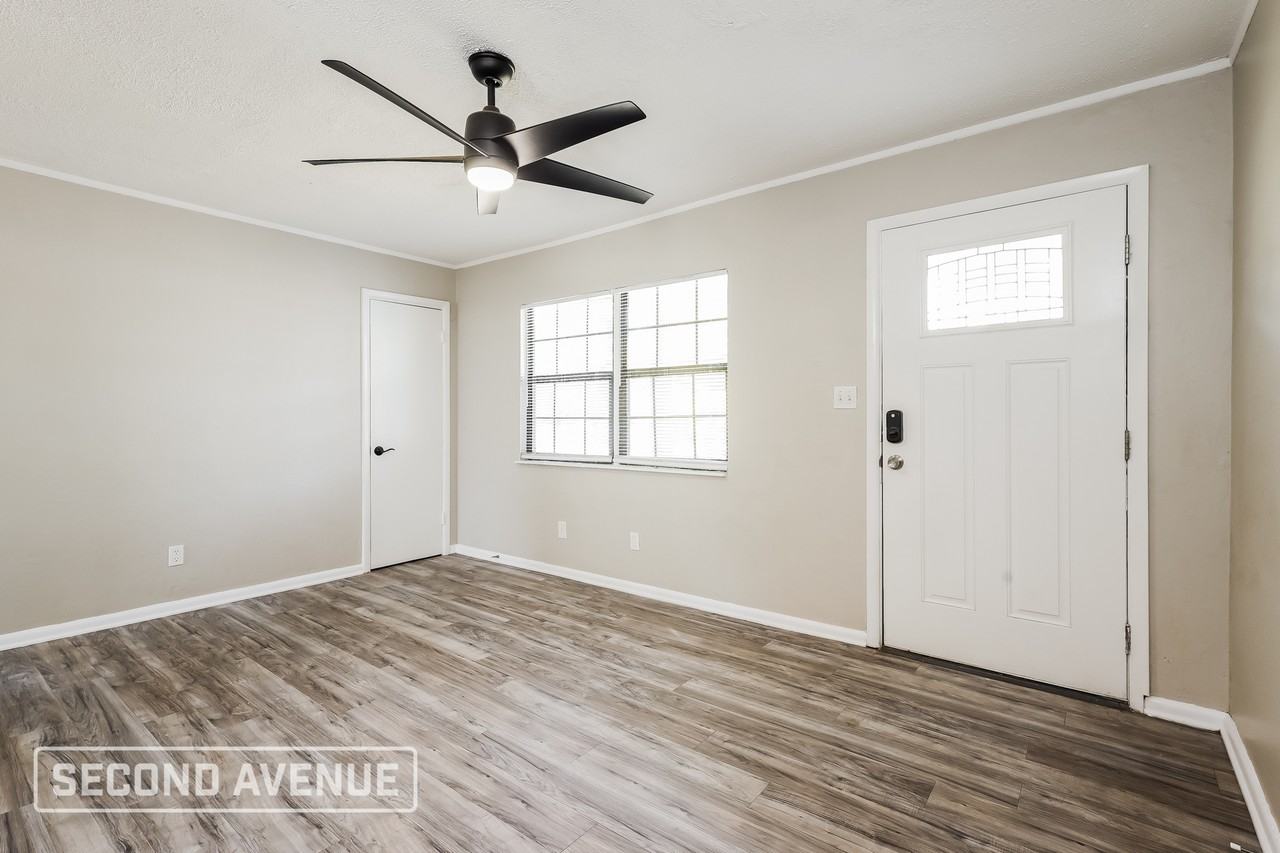 1400 Marydale Ave - Photo 4 of 29