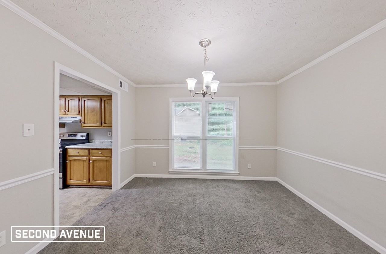 5751 Wood Lake Ct - Photo 5 of 32