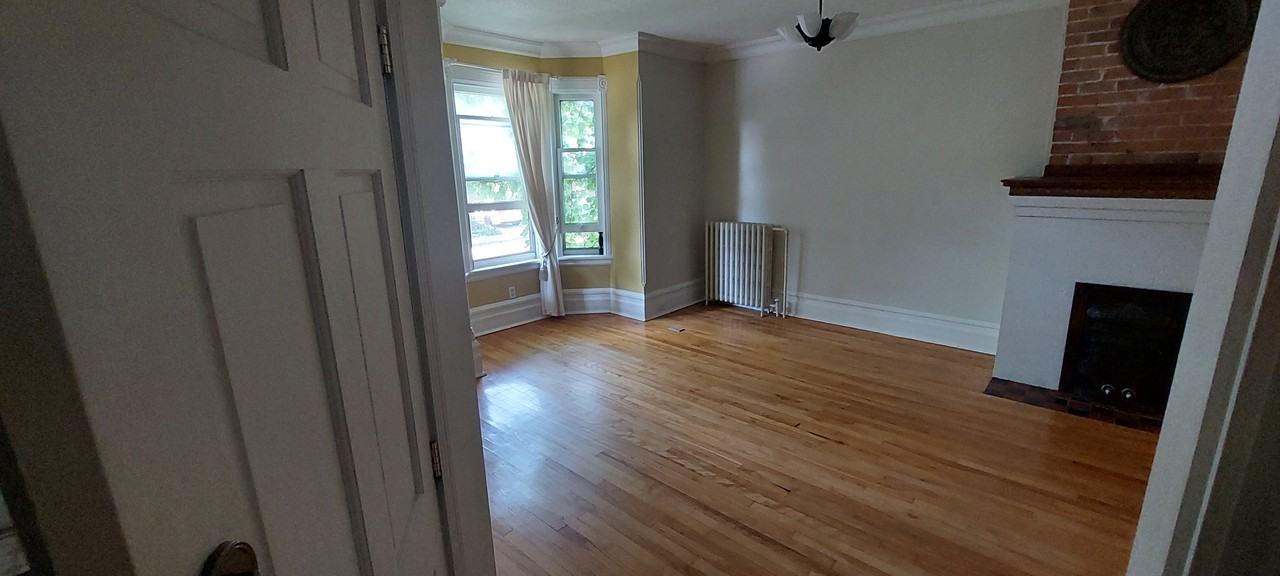 494 Clarence Street #1 - Photo 2 of 10