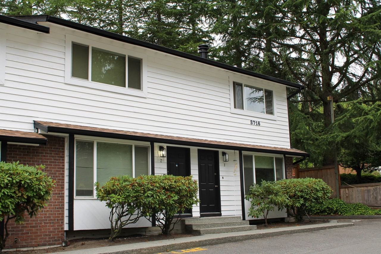 Crestview Townhomes | 2 x 1.5  Townhouse w/ FREE PARKING - Photo 2 of 20