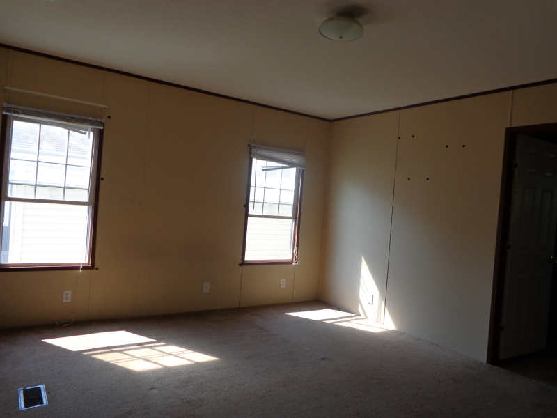 1811 Swan Lake Cir - Photo 3 of 5