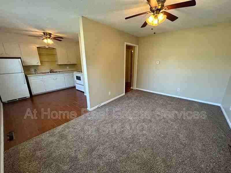 610 W Montclair St - Photo 2 of 6