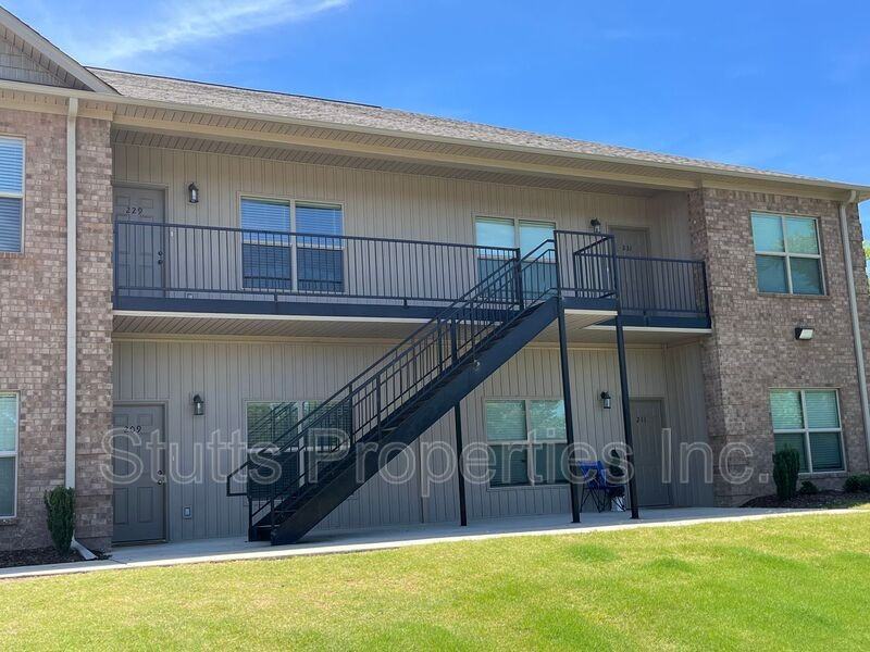 145 Bruin Pl #205