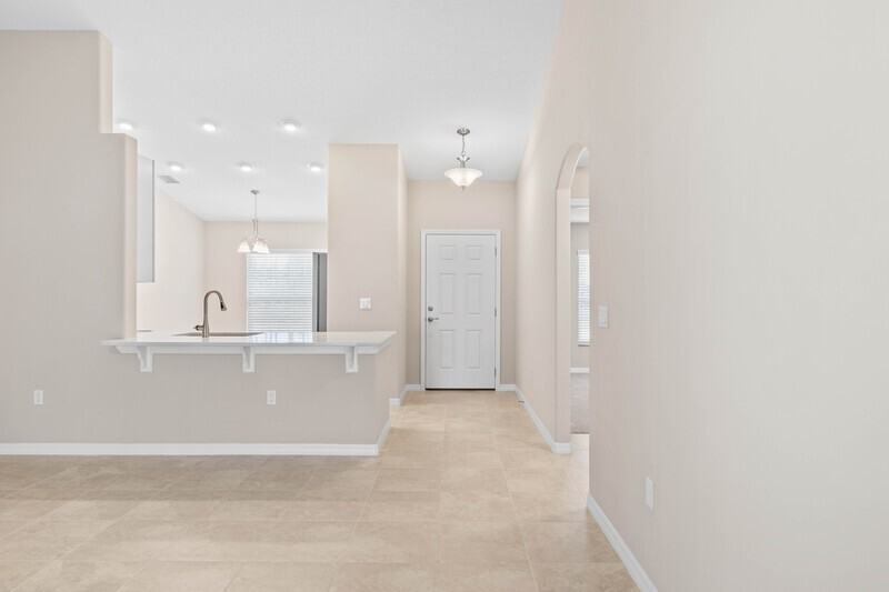 5 Seabury Pl - Photo 6 of 45