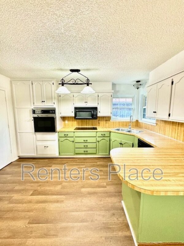 621 S Fir Ave - Photo 4 of 12