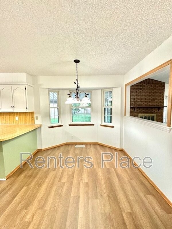621 S Fir Ave - Photo 3 of 12