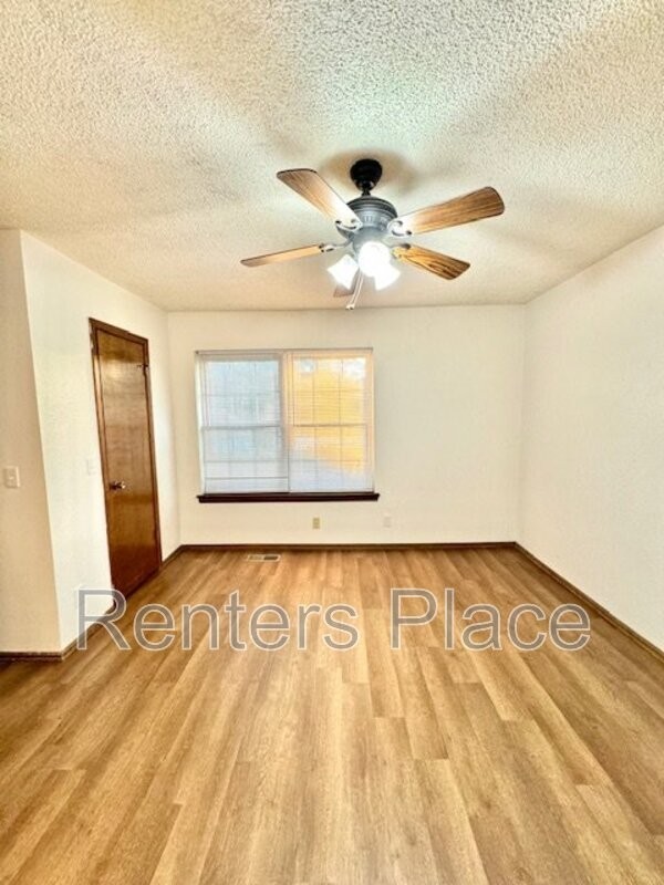 621 S Fir Ave - Photo 6 of 12