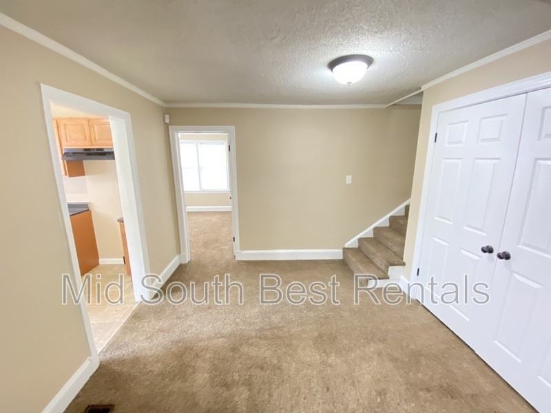 1252 Semmes St - Photo 2 of 10