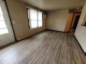 523 Spinnaker Ln - Photo 1 of 1