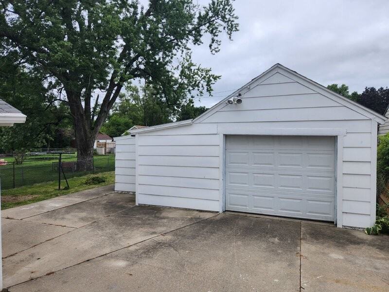 2907 Garfield Ave - Photo 2 of 16