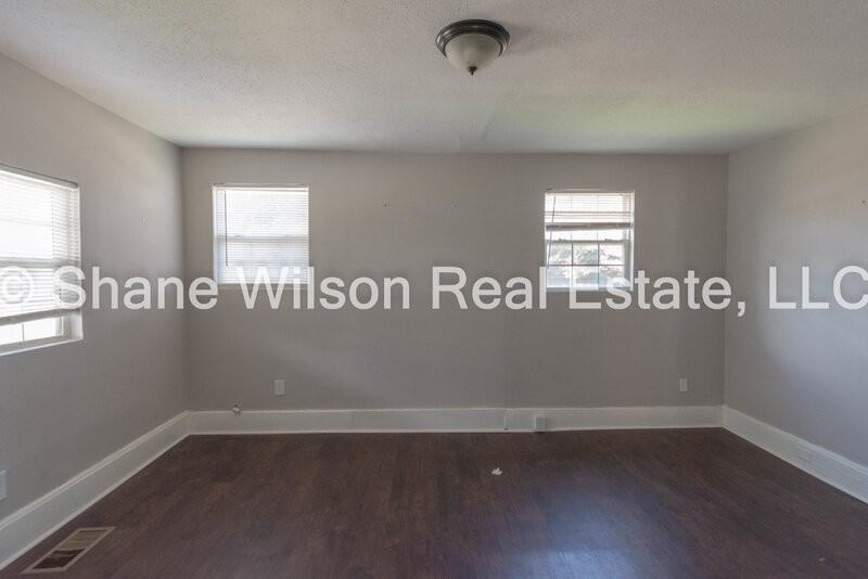 2126 Cleveland Ave - Photo 3 of 10