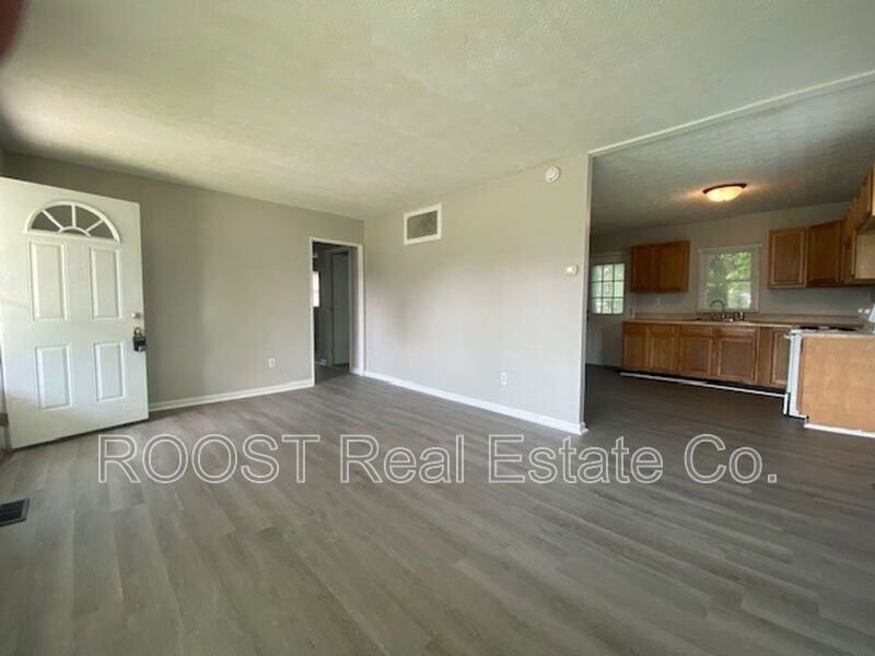 327 S Fostoria Ave - Photo 2 of 12