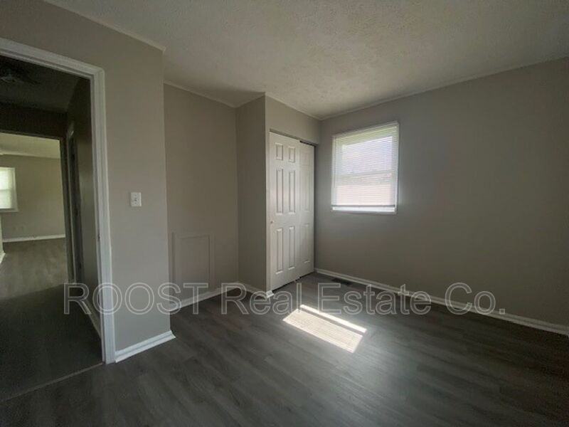 327 S Fostoria Ave - Photo 3 of 12