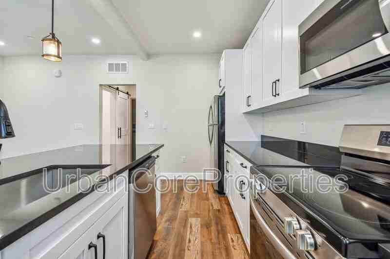 325 15th Ave Ne #12 - Photo 6 of 10