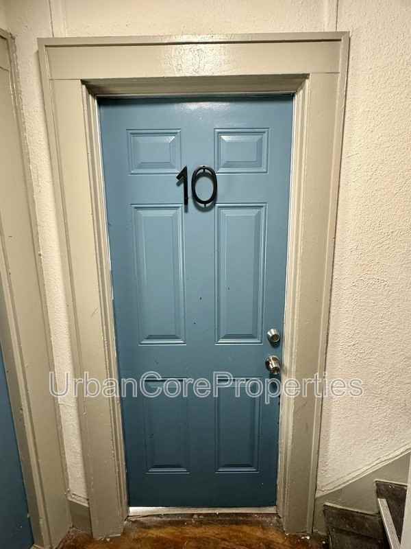 236 10th Ave Ne #10 - Photo 3 of 13