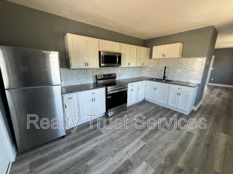 3404 W 49th St - Photo 2 of 28