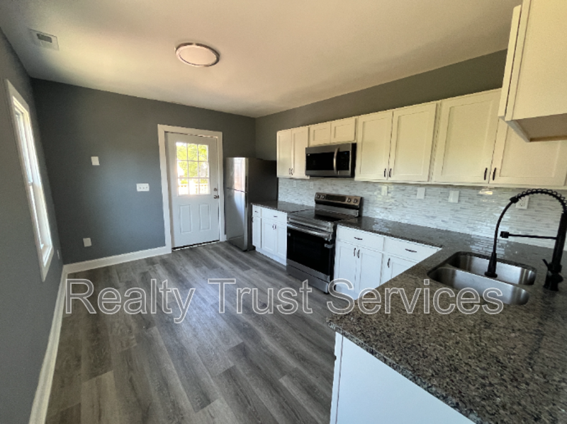 3404 W 49th St - Photo 3 of 28