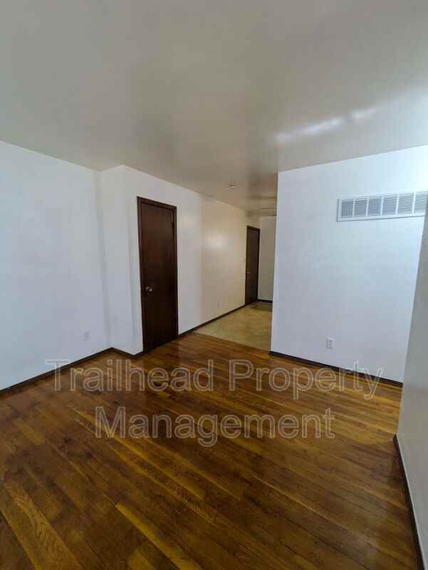 106 S High St - Photo 3 of 11