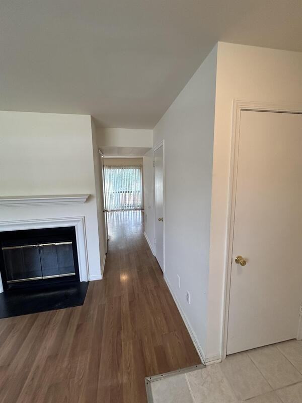 3658 Joycin Ct - Photo 7 of 34