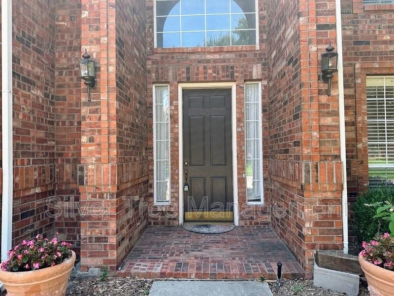 3200 Blenheim Ct - Photo 3 of 47