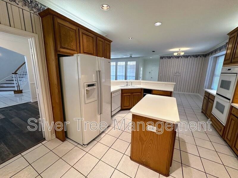 3200 Blenheim Ct - Photo 7 of 47